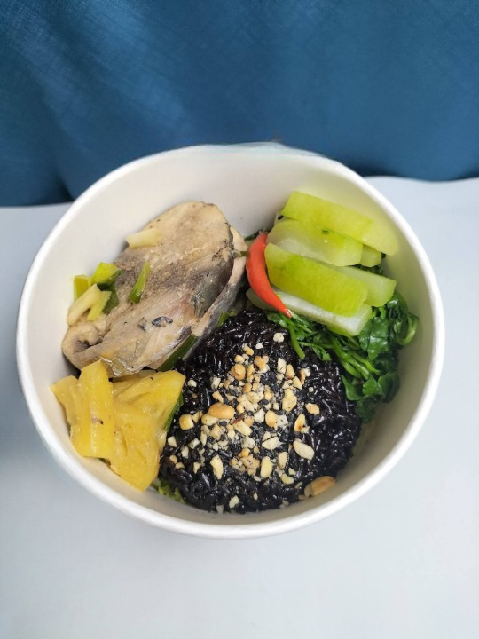 Cá ngừ kho khớm